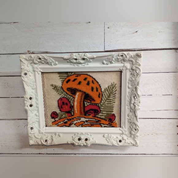 Vintage Retro Mushroom Crewel Embroidery Picture Wall Art Boho Hippie Kitsch. - Picture 1 of 8